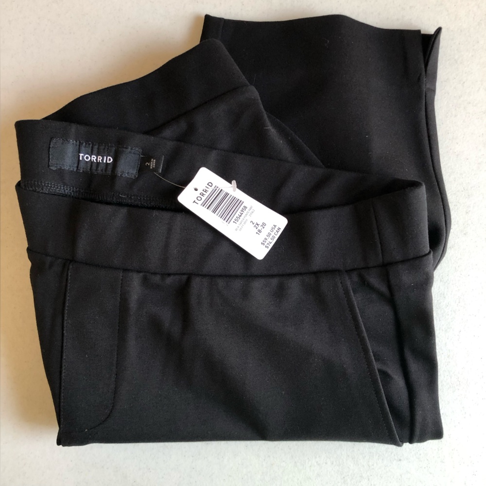 NWT - Torrid Black Pull On Pants w/Front Pockets & Mock Back Pockets - Picture 3 of 9